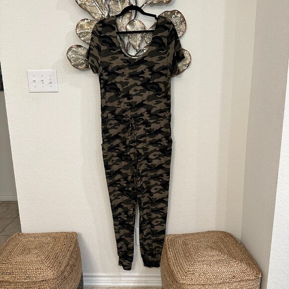 No Boundaries Camo Print Short Sleeve Jogger Jumpsuit | XL (15–17) - Picture 2 of 5